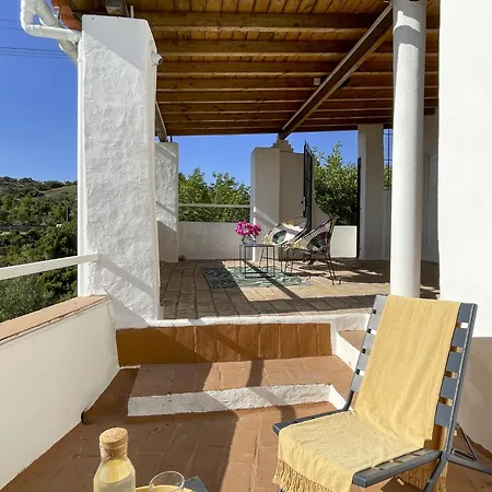 Casa Estrela 홈스테이 롤레